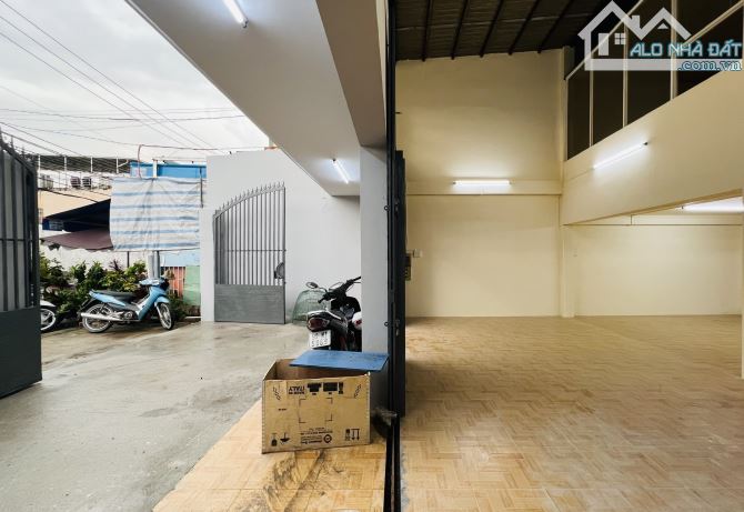 Bán Đất Tặng Nhà 2 Tầng Hương Lộ 2 Đường 20m 2 Sổ Riêng 8x20m Giá Tốt 10.5 Tỷ SHR - 4