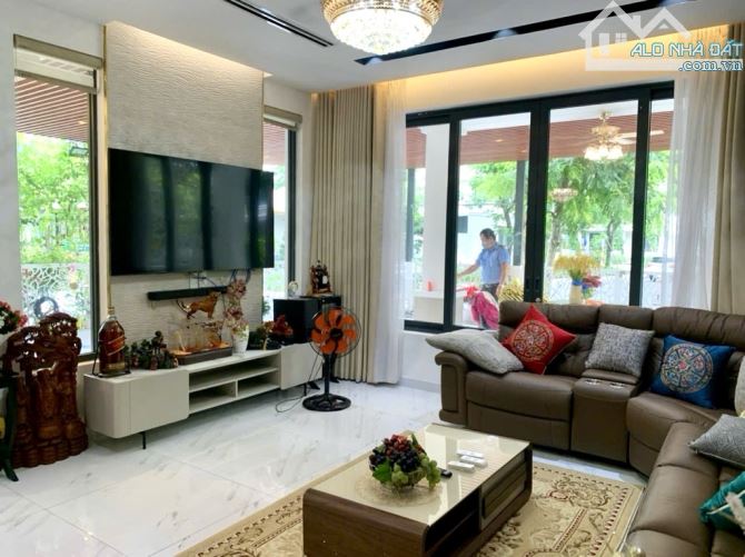 Bán biệt thự lô góc, Phước Kiển, NB. 192m2 - Ngang 10m, full tiện ích. - 4