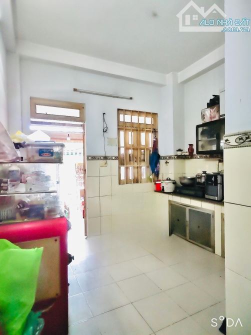 Bán Nhà Hóc Môn - 140M2 (18 x 9.5 ) - 3Tầng - Đường 10M- Chỉ 4 Tỷ. - 2