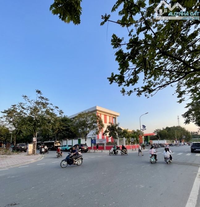 Đất đấu giá TDC Long Biên, Trần Đăng Khoa, Vỉa hè oto tránh, DT 135m2 - MT 7.5m - 4