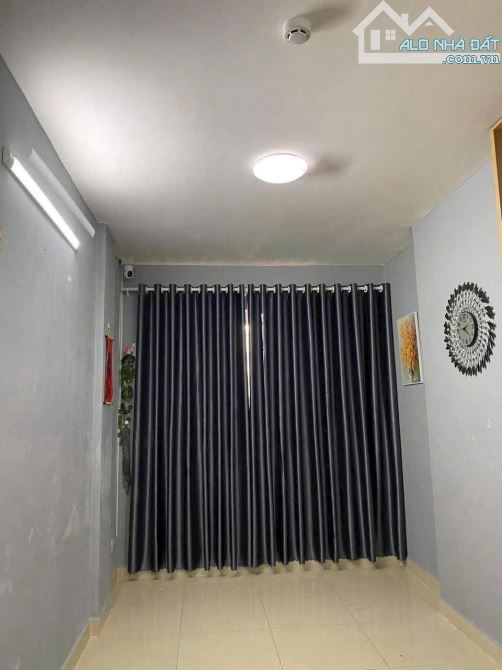 Chung cư Hoa Sen, Lạc Long Quân,Q11: 105m2, 3p ngủ,NT, giá 14tr/th - 4