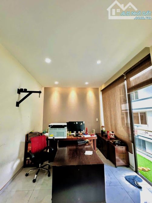 3 tỷ 050 bán nhanh nhà 40.7m2 Lê Hồng Phong, P2, Q5 - Xây trệt 2 lầu. Gần đại học Sài Gòn - 4
