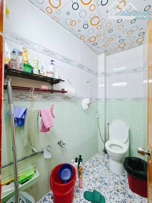 Bán nhà 2 tầng Bến Vân Đồn, gần cầu Nguyễn Văn Cừ giá 5.9 tỷ - 4
