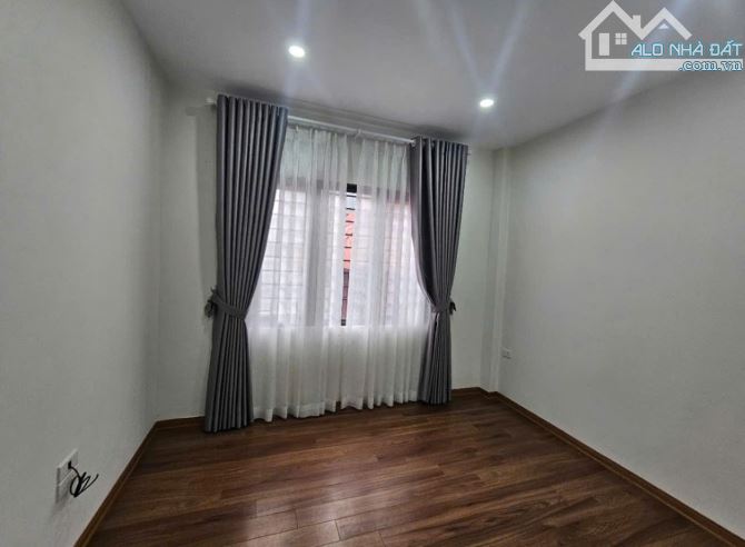 Bán nhà Đàm Quang Trung, Long Biên 42m2, 5 tầng, mt 7.4m, 10m ra ô tô , 6.95 tỷ - 4