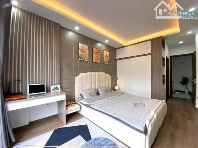 Hơn 10 tỷ phân lô cán bộ Ngô Thì Nhậm 55m2 5 tầng Thang máy - 4