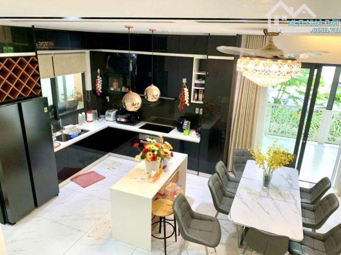 Bán biệt thự lô góc, Phước Kiển, NB. 192m2 - Ngang 10m, full tiện ích. - 5