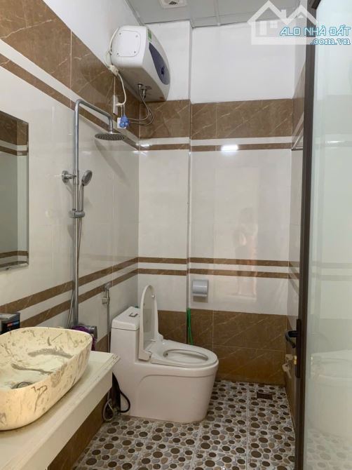 Cần bán nhà 3 tầng thiết kế hiện đại, nội thất xịn xò ngõ phố Vũ Hựu, thành phố hải dương - 5