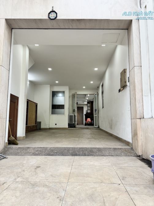 Bán nhà mặt tiền đường Âu Dương Lân Quận 8, 106m2, 4 tầng sổ đẹp nở hậu. - 5