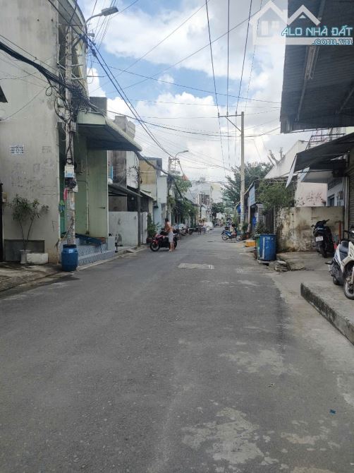"Bán nhà phố đẹp gấp   539 Đỗ Xuân Hợp, Phước Long B, Quận 9, TP. Thủ Đức. - 5