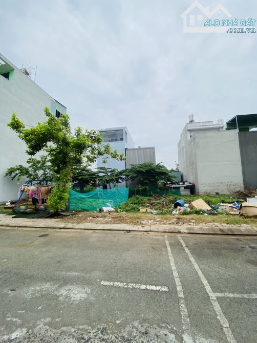 LÔ ĐẤT ĐẸP ( 5 x 20 )- GIÁ TỐT - ĐƯỜNG GÒ CÁT, PHÚ HỮU, TP. THỦ ĐỨC - 5