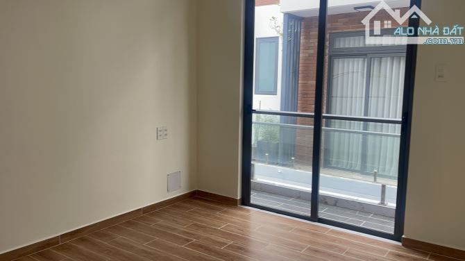 Nhà xinh gần hồ Than Thở cv Ánh Sáng mới tinh chỉ 3.8 ty - 4