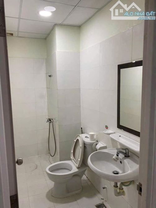 Chung cư Hoa Sen, Lạc Long Quân,Q11: 105m2, 3p ngủ,NT, giá 14tr/th - 6