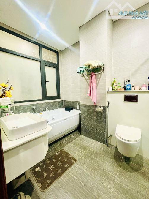 🏠🏠 BIỆT THỰ SIÊU ĐẸP - TÂN PHÚ GIÁP TÂN BÌNH 4 TẦNG ĐẸP FULL NỘI THẤT (5m x 28m) 6PN - 6