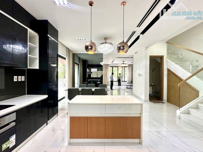 Bán biệt thự lô góc, Phước Kiển, NB. 192m2 - Ngang 10m, full tiện ích. - 7