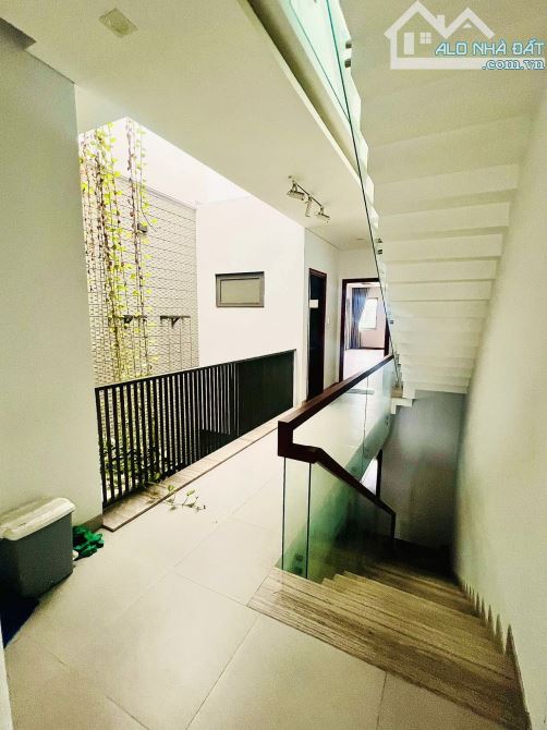 🏠🏠 BIỆT THỰ SIÊU ĐẸP - TÂN PHÚ GIÁP TÂN BÌNH 4 TẦNG ĐẸP FULL NỘI THẤT (5m x 28m) 6PN - 7
