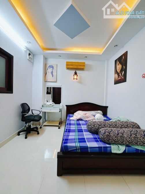 Bán nhà 2 tầng Bến Vân Đồn, gần cầu Nguyễn Văn Cừ giá 5.9 tỷ - 8