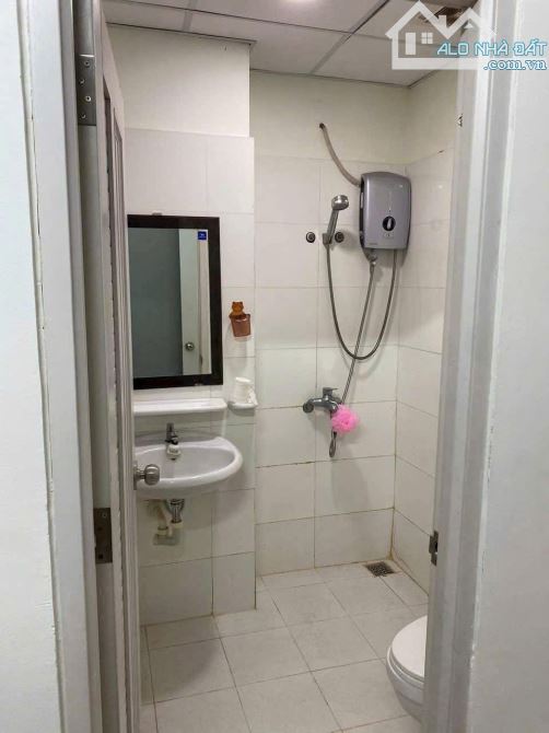 Chung cư Hoa Sen, Lạc Long Quân,Q11: 105m2, 3p ngủ,NT, giá 14tr/th - 9
