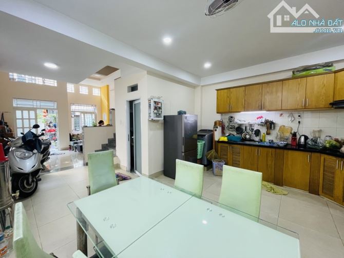 NHÀ SÁT MẶT TIỀN LÊ VĂN SỸ GIÁP QUẬN 3, HẺM THẲNG 61M2, 5 TẦNG NGANG 5.1M, 4PN,NHỈNH 10 TỶ - 9