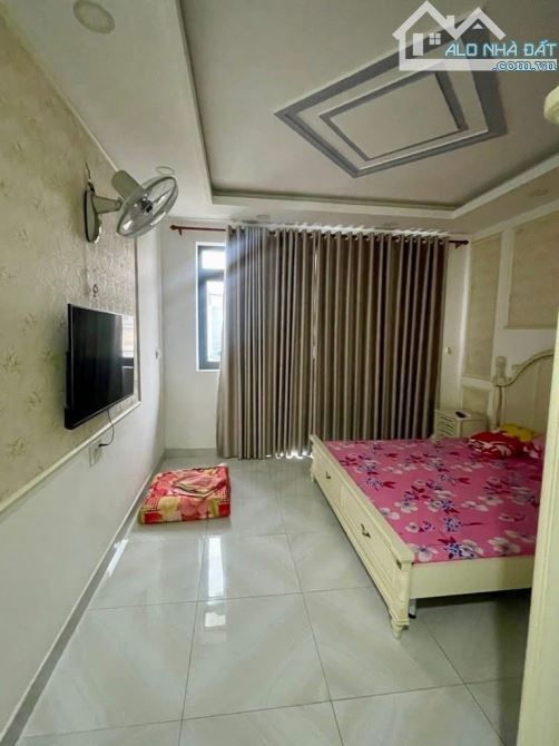 Khu nội bộ gần MẶT TIỀN, đường Huỳnh Văn Bánh - NGANG nở hậu; dtich 50m2*3tầng khu an ninh - 3