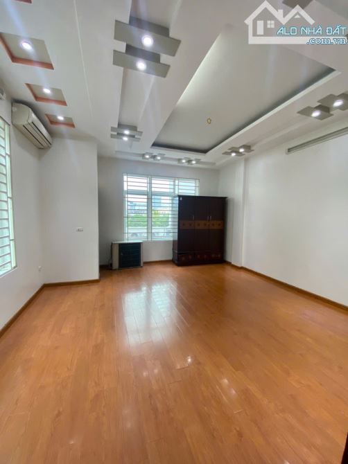 Bán nhà dân xây Mễ Trì Thượng 68m2, MT 4.5m,ô tô đỗ cửa, kinh doanh 15.8 tỷ
