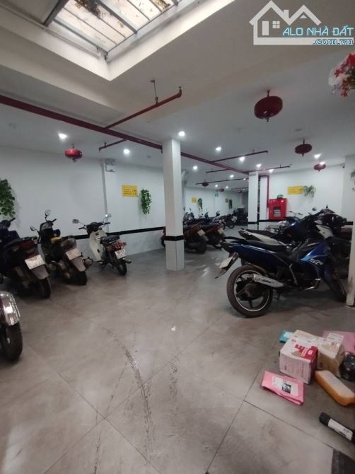 Bán Nhà Định Công Thượng. Hoàng Mai. 8 Tầng Thang Máy. Ô Tô. DT 130m2.. Giá 33,3 Tỷ.