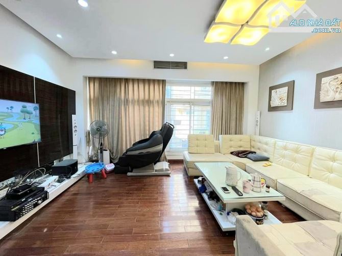 NHÀ LỘC NINH MẶT ĐƯỜNG 6 CŨ CÓ THANG MÁY KINH DOANH