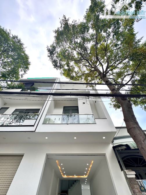 Bán căn nhà 3 lầu mặt tiền đường Nguyễn Thành Phương, phường thống nhất, gần kdc