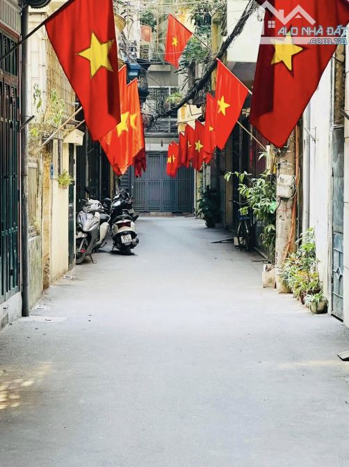 BÁN NHÀ LÊ TRỌNG TẤN. NHÀ 5 TẦNG MT 5 M . GIÁ 19,8 TỶ . Ô TÔ TRÁNH