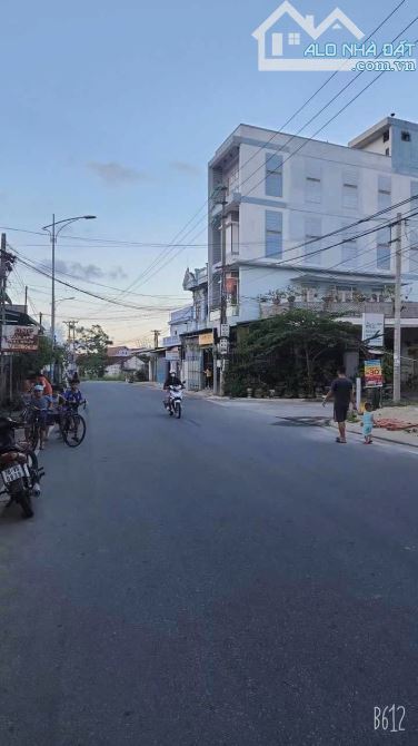 BÁN LÔ ĐÔI MẶT TIỀN VÕ NGUYÊN GIÁP HƯỚNG DỨOI KHU 577 TP QUẢNG NGÃI