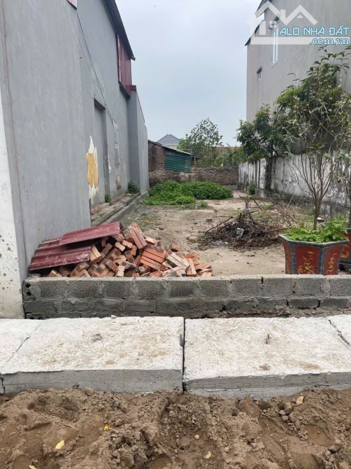 Cân bán 93,6m đất tại bãi sậy 2 Tân dân
