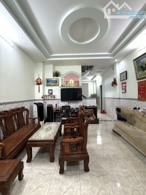 Bán nhà mặt phố quận 6 - Nở hậu cực đẹp kinh doanh tốt 14 tỷ
