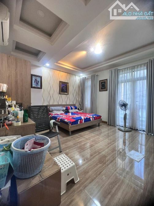 Nhà 5 tầng hẻm 7m sát Emart 2 Phan Huy Ích dt 70m2 nhỉnh 6 tỷ