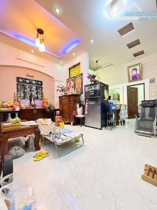 NHÀ 2 TẦNG Nguyễn Ảnh Thủ BÀ ĐIỂM- 81M2 NGANG HƠN 6 MÉT - HẺM NHỰA 8 MÉT Ô TÔ ĐỖ CỬA NGÀY