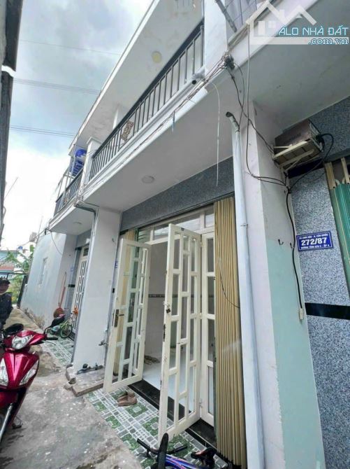 Nhà 2 tầng, 880tr, 4x9m, nhà đồng sở hữu thửa, mỗi nhà 1 sổ hồng riêng