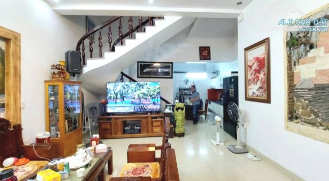 Bán nhà An Lạc, Sở Dầu, Hồng Bàng, Hải Phòng. 2,5 tầng, 82m2, 5 tỷ. N4,5m nở hậu, d2