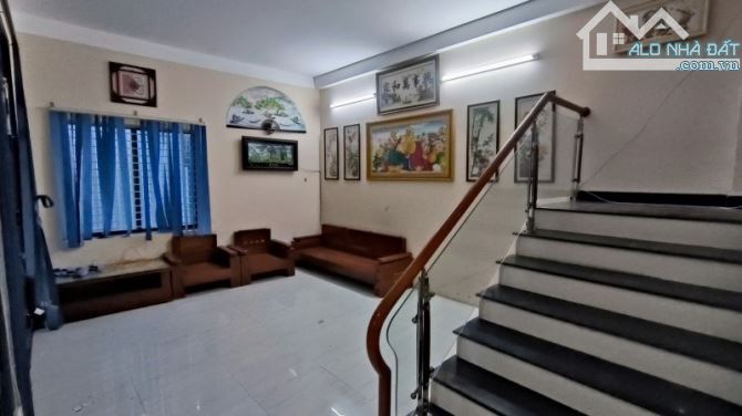 # Nhà Kiệt Hoàng Thúc Trâm, gần Ô tô đậu, 77m2, 2 tầng đúc, 3..x tỷ