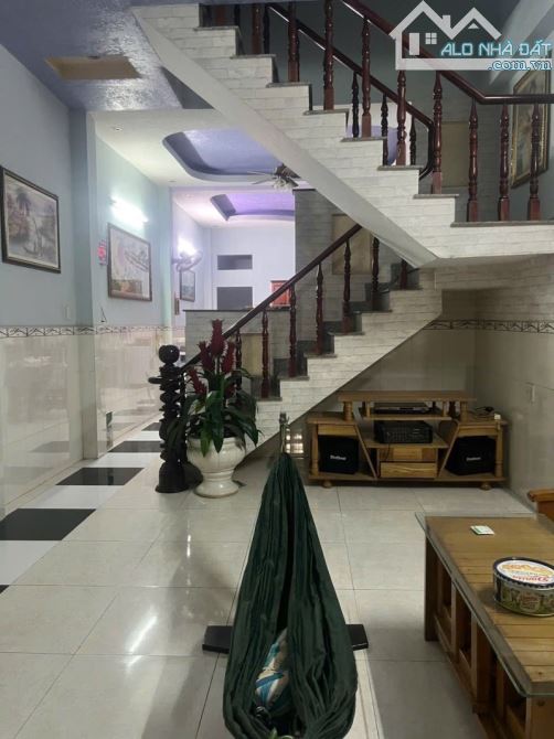 Bán nhà 93m2 1T1L Dĩ An,đường 2 xe hơi,gần ngã tư Chiêu Liêu
