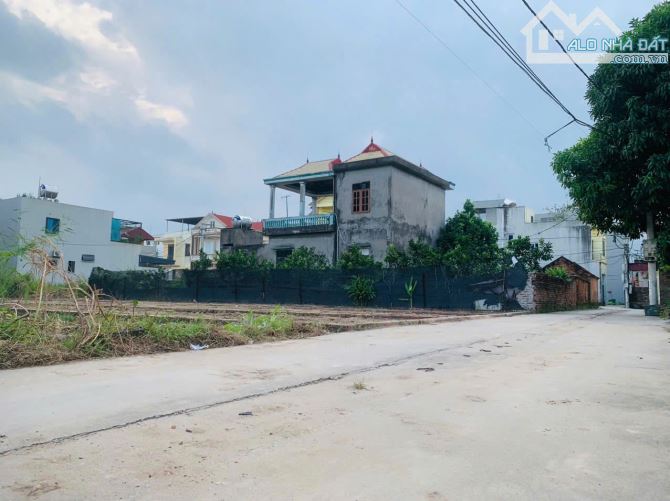 Bán đất tổ 9(ấp tre)-Quang Minh-Mê Linh- Hà Nội 100m=35tr/m