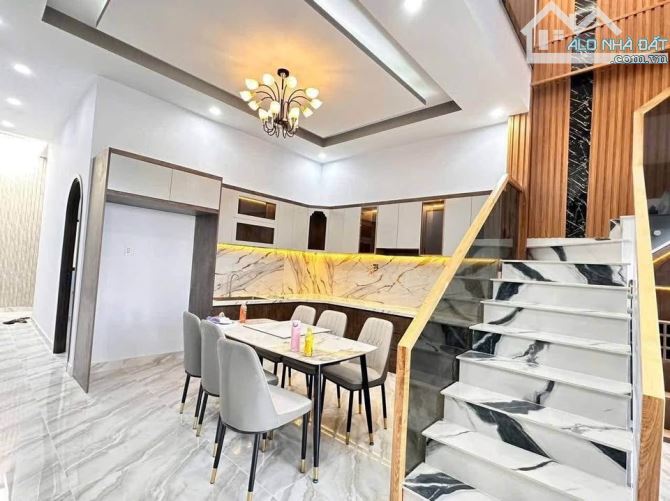 💥 BÁN GẤP TRONG THÁNG – NHÀ CỰC HIẾM – HẺM TO NGUYỄN VĂN LẠC  – 1 TRỆT 3 LẦU ST – 5PN