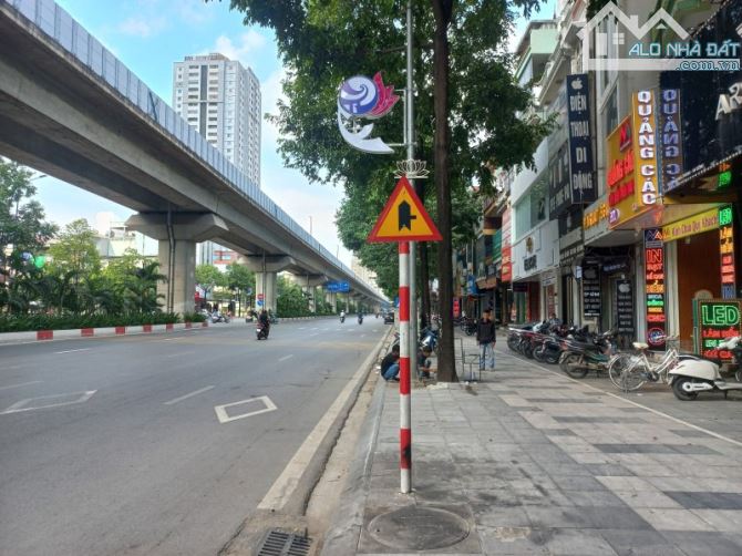 Bán nhà mặt phố Lý Thường Kiệt 5 tầng phân lô ô tô tránh vỉa hè kinh doanh chỉ 14 tỷ