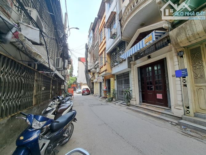 Đống Đa mặt ngõ thông ô tô tránh kinh doanh kề hồ gần phố 5 tầng đẹp Phương Mai 8.2 tỷ