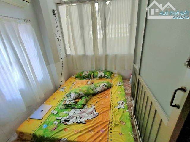 Dưới 3 tỷ có nhà 3 tầng – Vị trí trung tâm, hẻm thông, nhà đẹp sẵn ở!