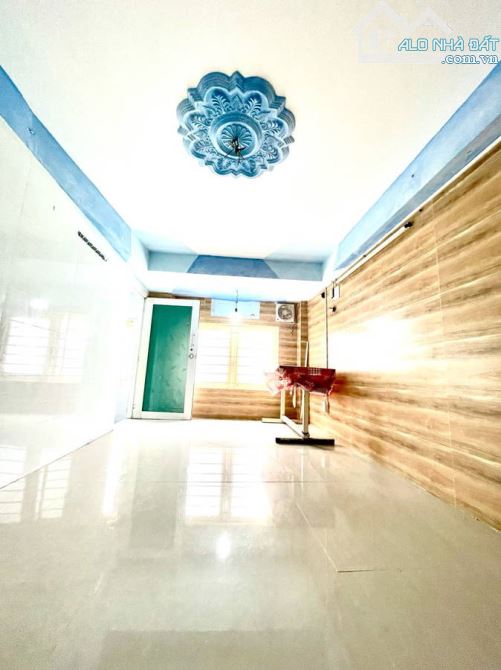 2.6 tỷ Nhà đẹp 3 tầng – Hẻm yên tĩnh – Sổ hồng riêng