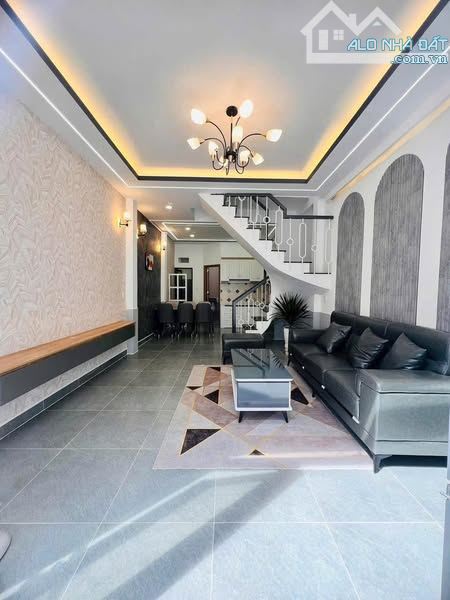 BÁN GẤP TRONG TUẦN – NHÀ CỰC RẺ – HẺM SIÊU ĐẸP NGUYỄN CHÍ THANH – 4.2x21m – 5 TẦNG – 6PN