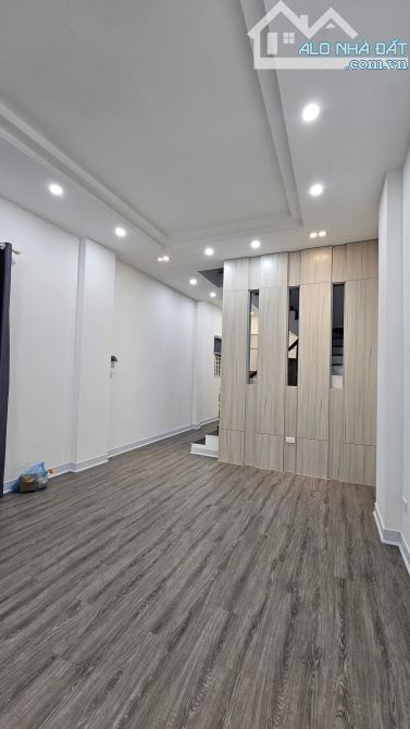 HOÀNG HOA THÁM - 56M x 5T - MT 6M - Ô TÔ ĐỖ 24/24