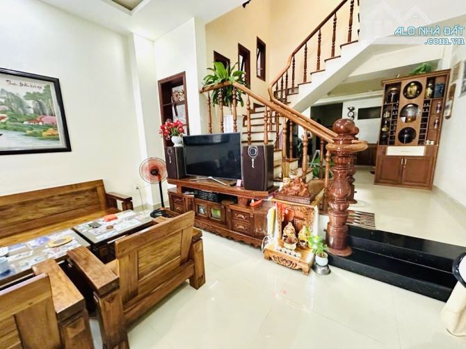 ♦️ NHÀ 3 TẦNG - MT THẠCH LAM - SÁT BIỂN MỸ KHÊ - MẶT TIỀN GẦN 6M - GIÁ 10.x TỶ TL