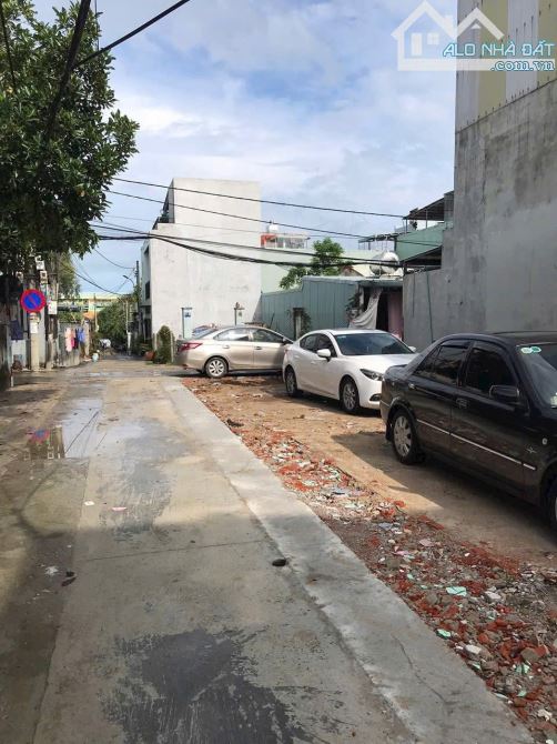 Bán nhà cấp 4 kiên cố kiệt ô tô đường Trần Hoành, ngay chợ Khuê Mỹ, DT lớn giá tốt!