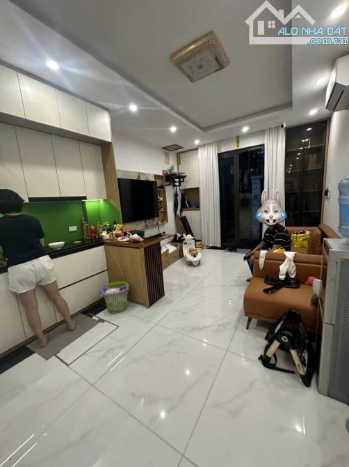 NHÀ ĐẸP PHỐ ÂU CƠ - 1 NHÀ RA PHỐ, NGÕ THÔNG THẲNG TẮP 3 GÁC TRÁNH, 30M OTO - GIÁ 16 TỶ