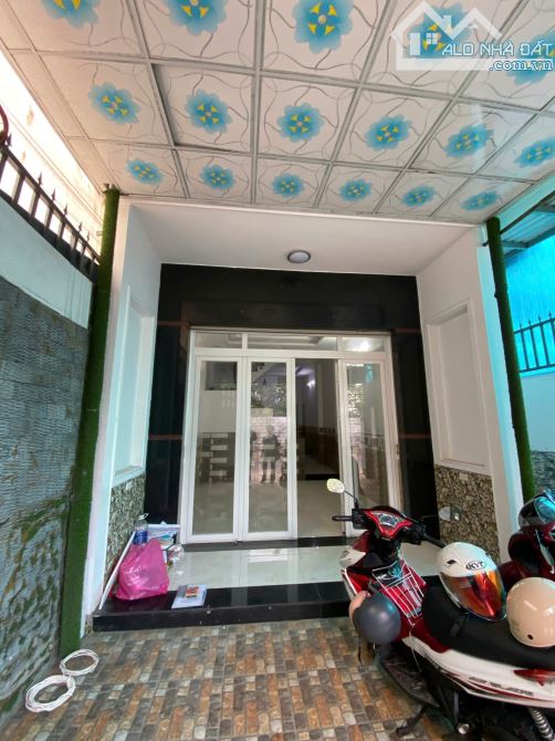 Cho thuê nhà mặt tiền đường số 11, phường linh xuân, thủ đức