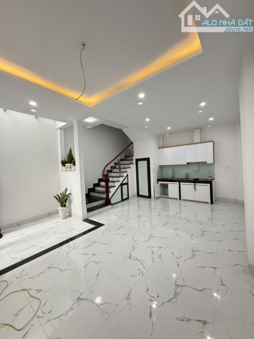 ĐỊNH CÔNG HẠ - NGÕ THÔNG - BA GÁC ĐỖ TẬN CỬA - 3 TẦNG XÂY MỚI THOÁNG ĐẸP - 3 NGỦ